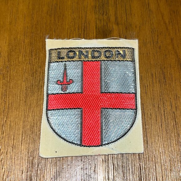 Set of 12 vintage European travel souvenir patches cloth and embroidered - Picture 2 of 13